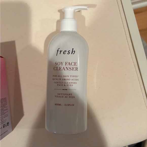 Fresh Gentle Soy Face Cleanser - White
